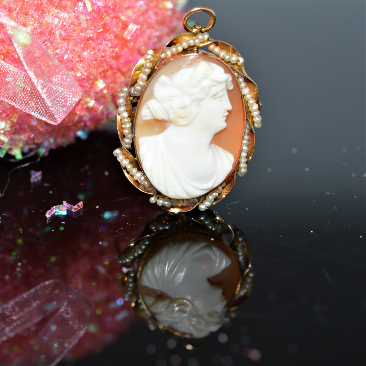 14K Yellow Gold Shell Cameo and Pearl Brooch/Pendant