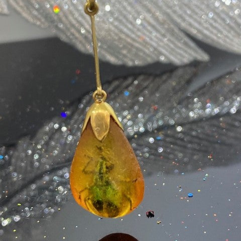 18K Yellow Gold 24 inch Long Necklace with Victorian Amber Pendant Containing Beetle