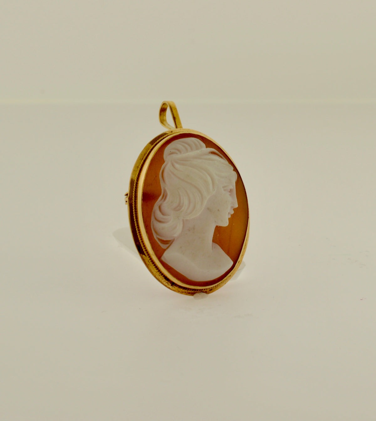 14K Yellow Gold Antique Oval Shell Cameo Gold Brooch/Pendant