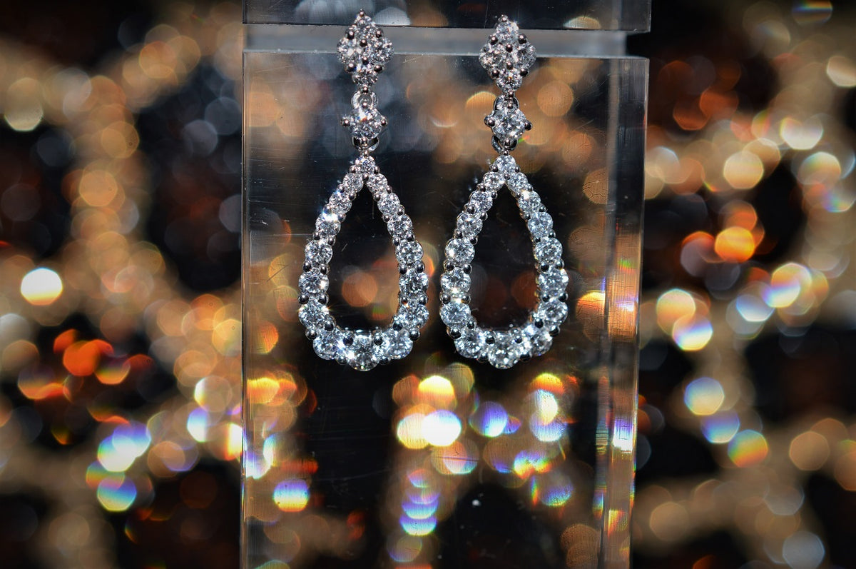 18K White Gold Diamond Teardrop Shaped Dangle Earrings