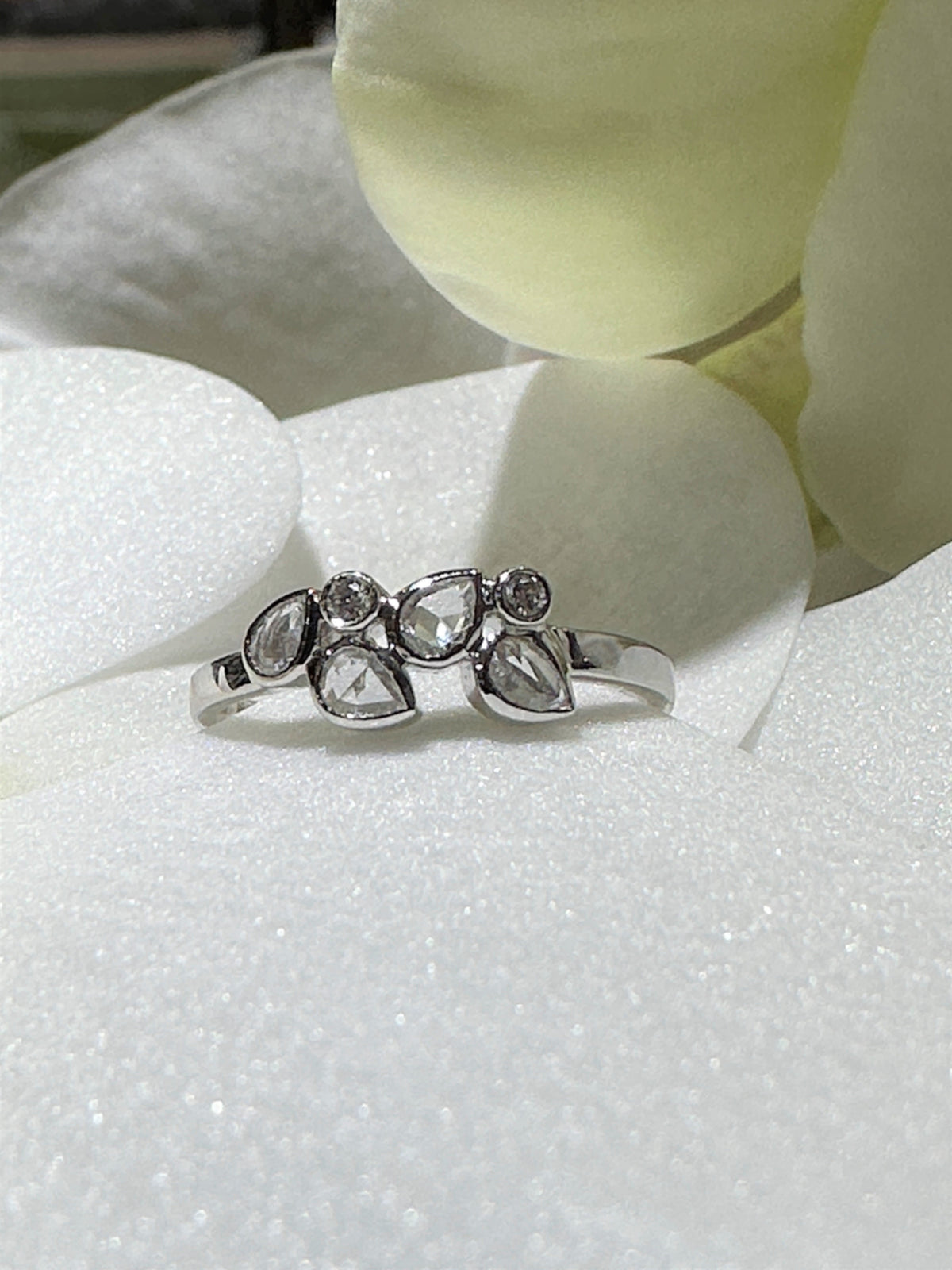 18K White Gold Vivaan Rose Cut Diamond Anniversary Ring