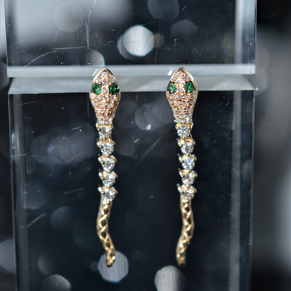 14K Yellow Gold Adorable Diamond And Emerald Snake Earrings
