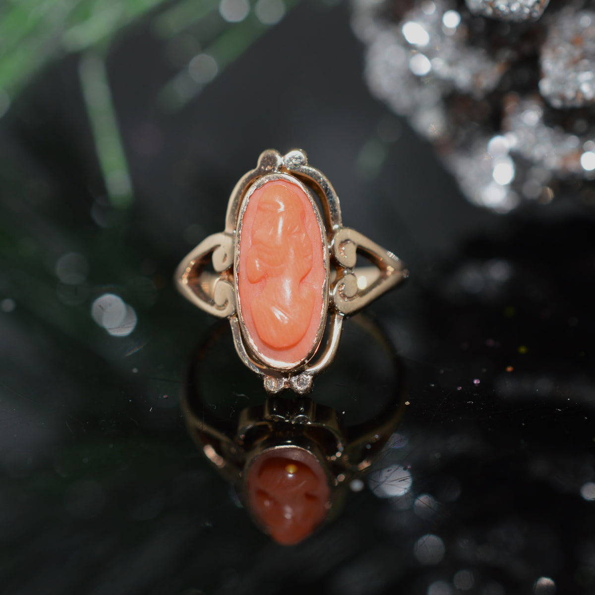 10K Yellow Gold Antique Elongated Coral Cameo Ring