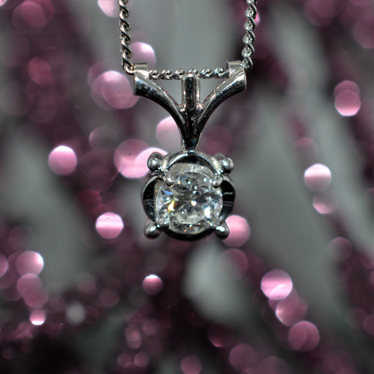 18K White Gold &quot;Jabel&quot; Diamond Pendant With An Old European Cut Diamond