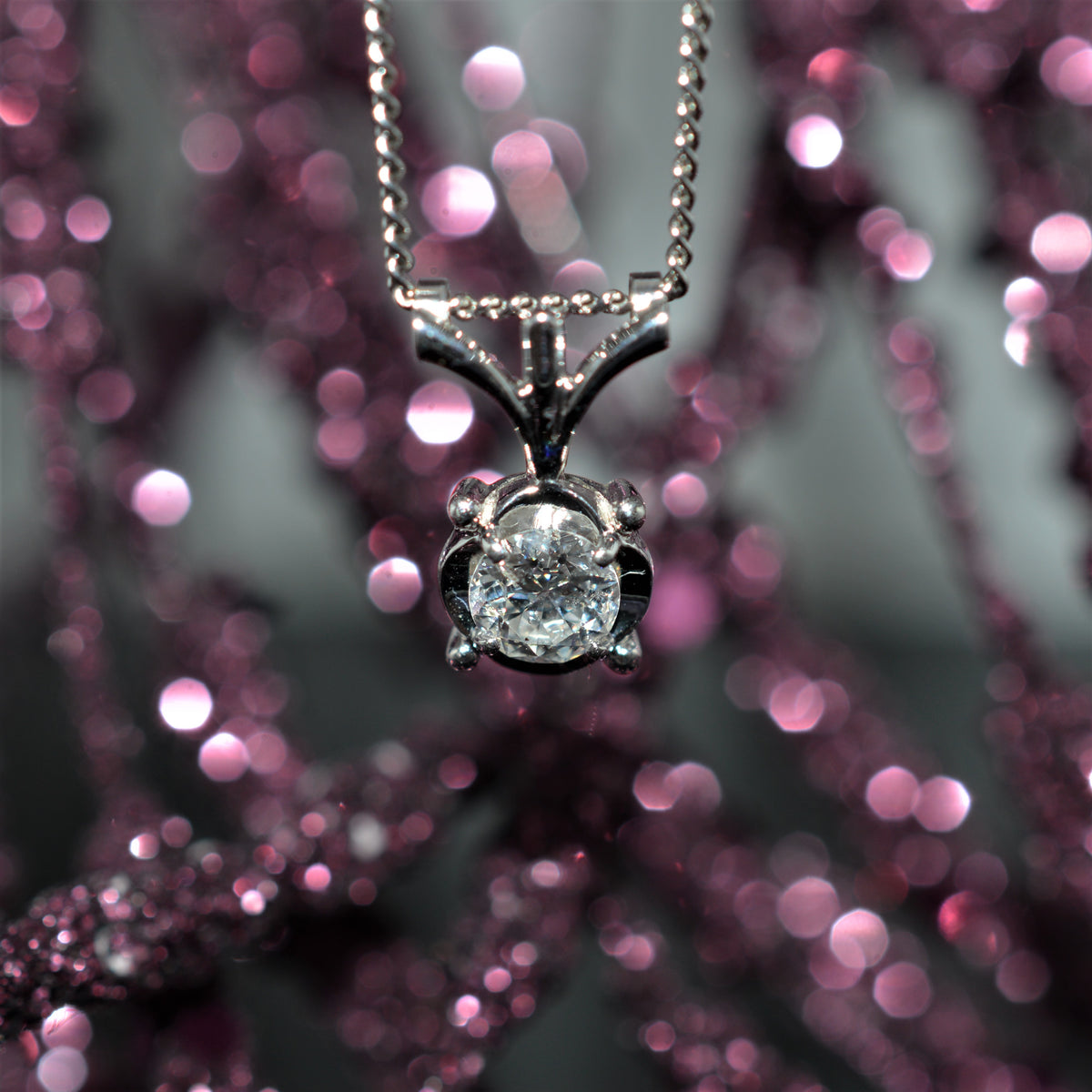 18K White Gold &quot;Jabel&quot; Diamond Pendant With An Old European Cut Diamond