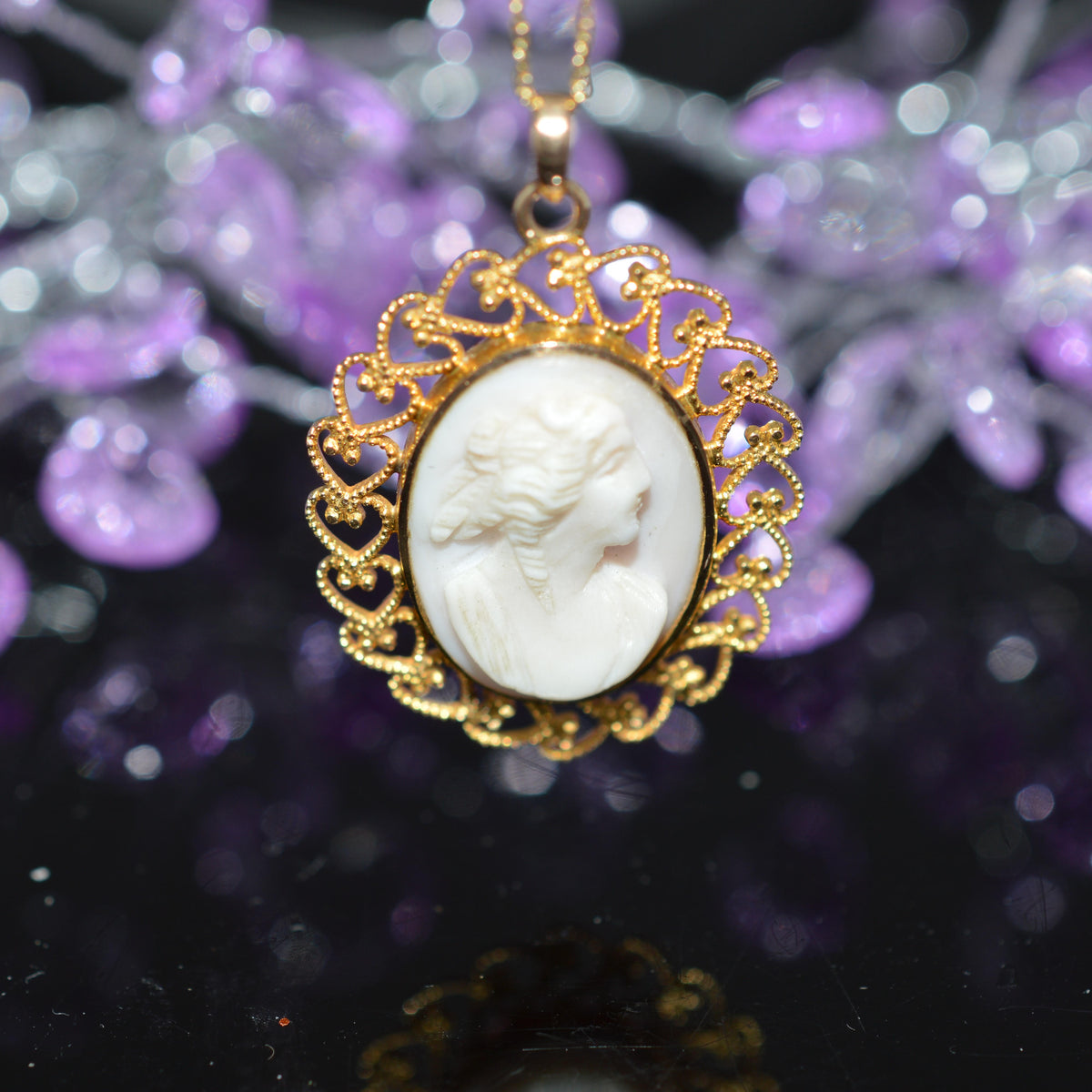 14K Yellow Gold Chain And Oval Cameo Pendant