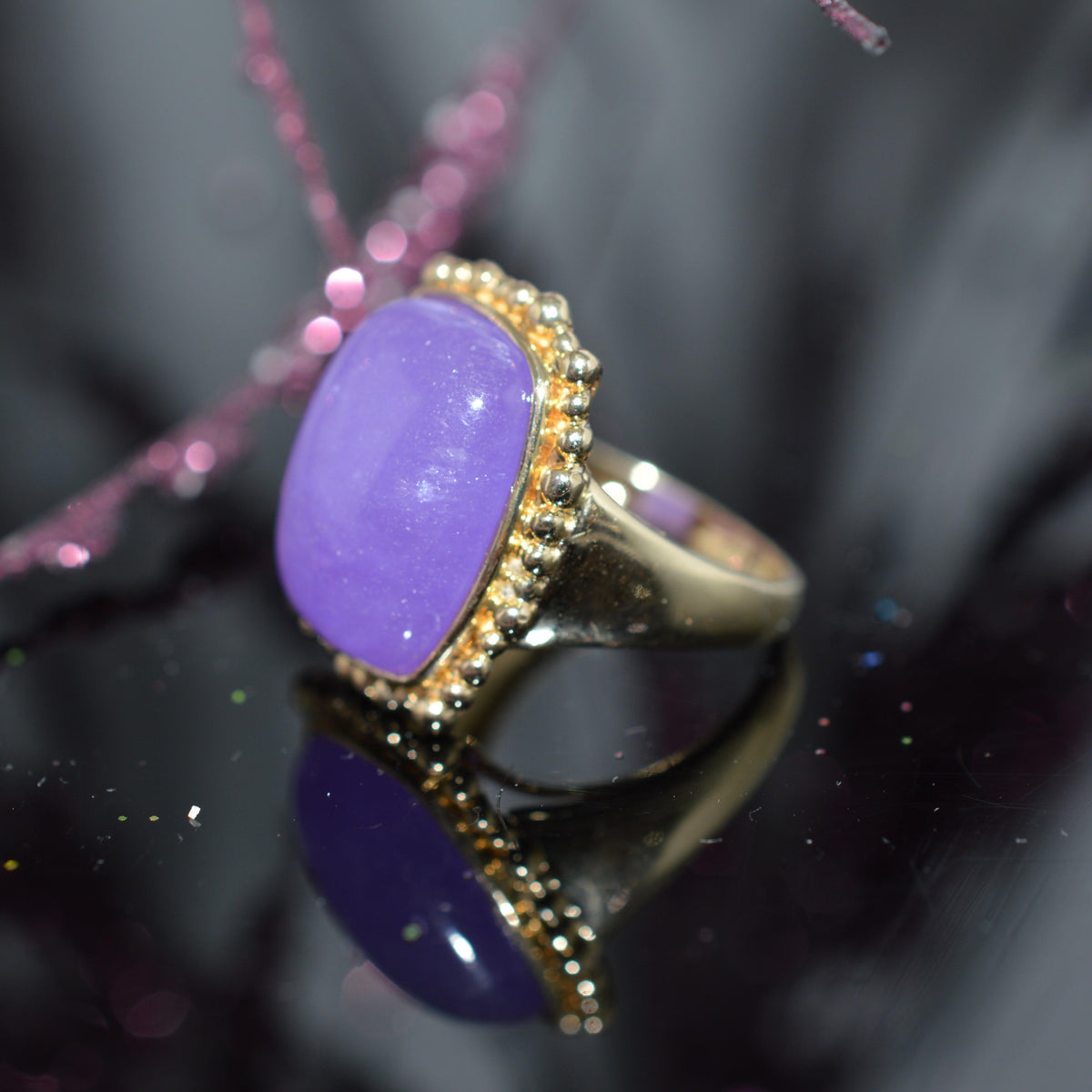 14K Yellow Gold Lavender Jade Ring