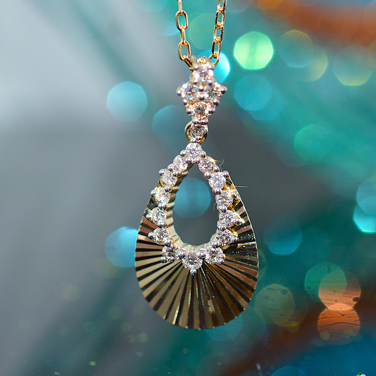 14K Yellow Gold Art Deco Inspired Fan Shape Sunburst Diamond Necklace