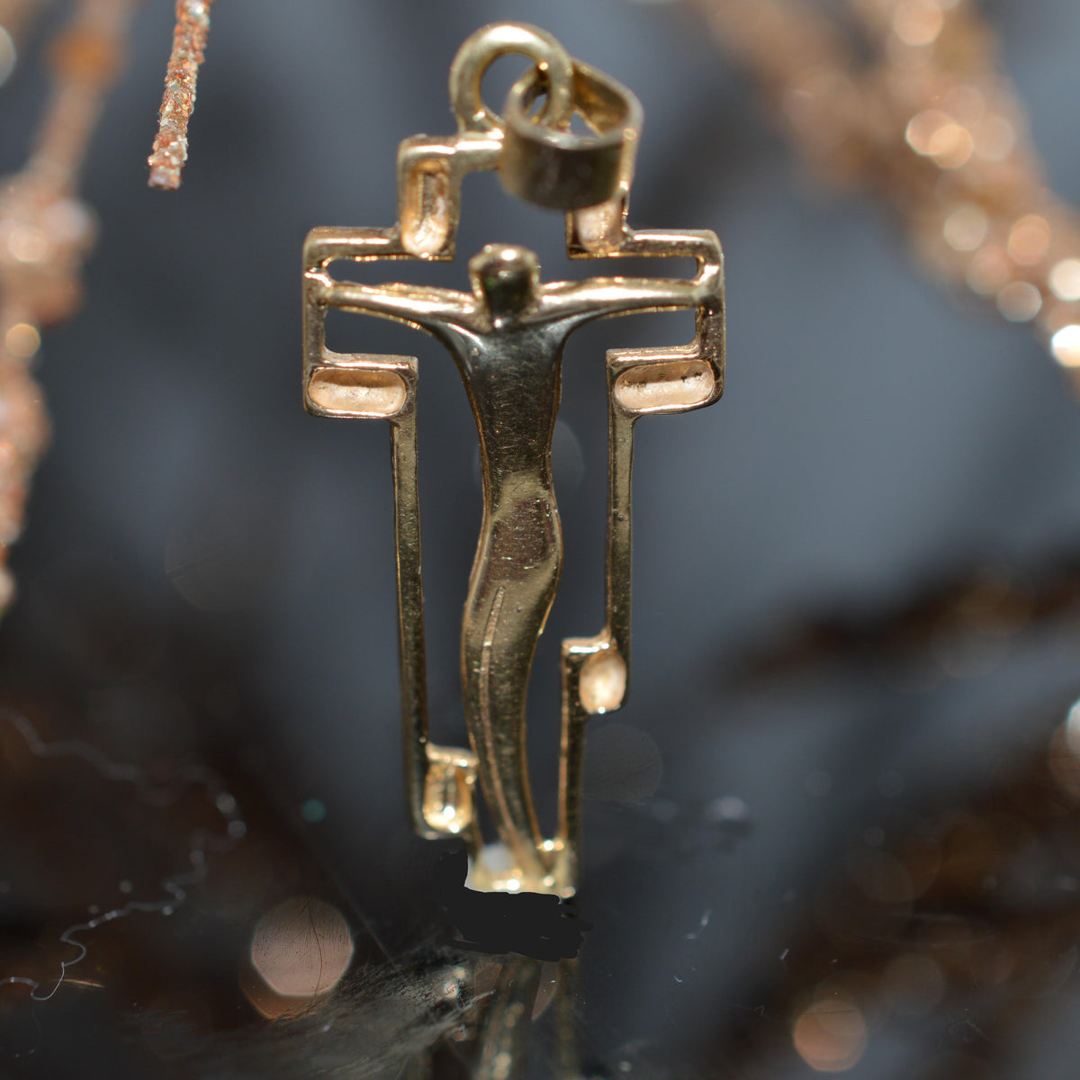18K Yellow Gold Contemporary Crucifix Charm
