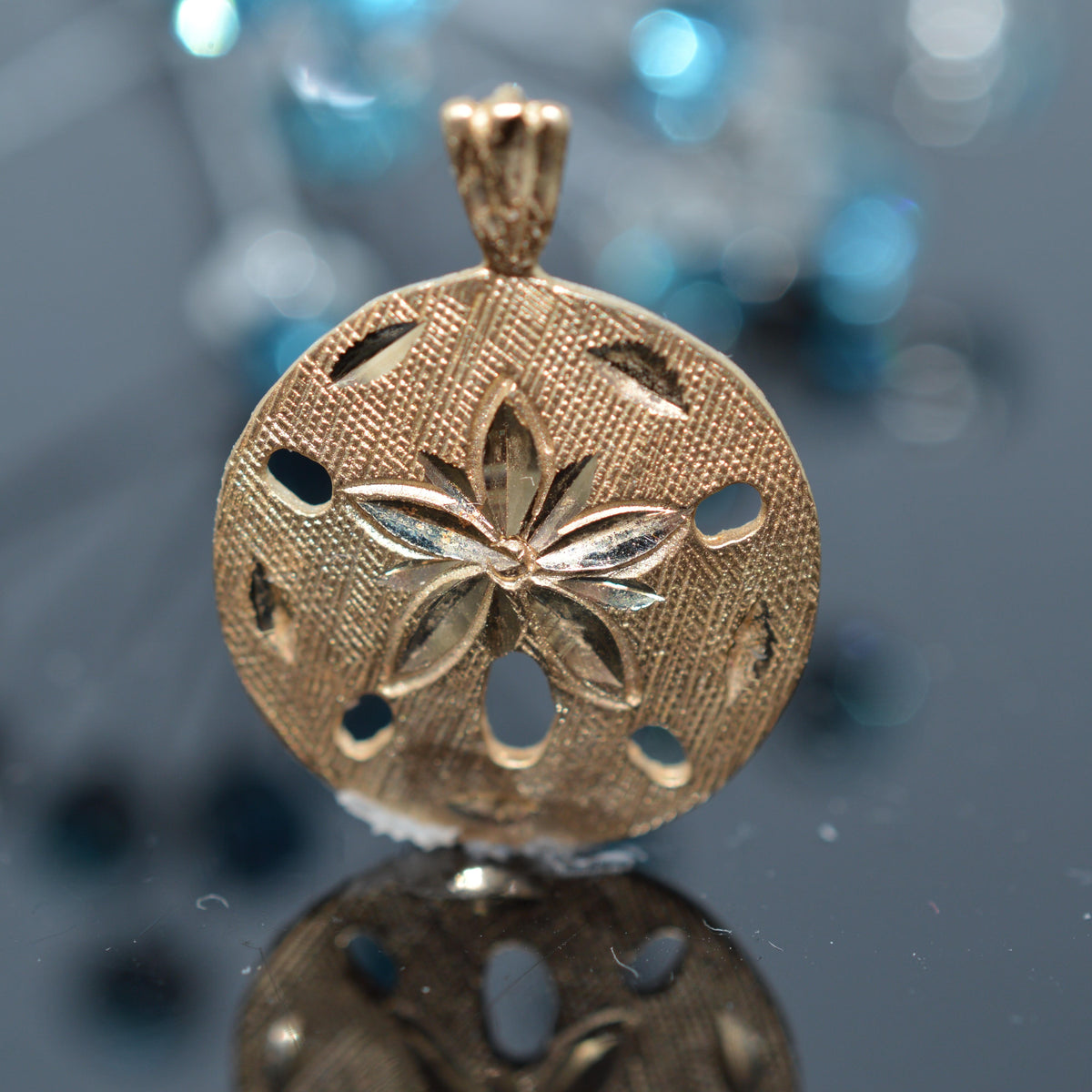 14K Yellow Gold Diamond-Cut Sand Dollar Charm