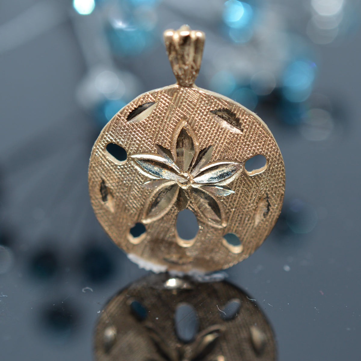 14K Yellow Gold Diamond-Cut Sand Dollar Charm