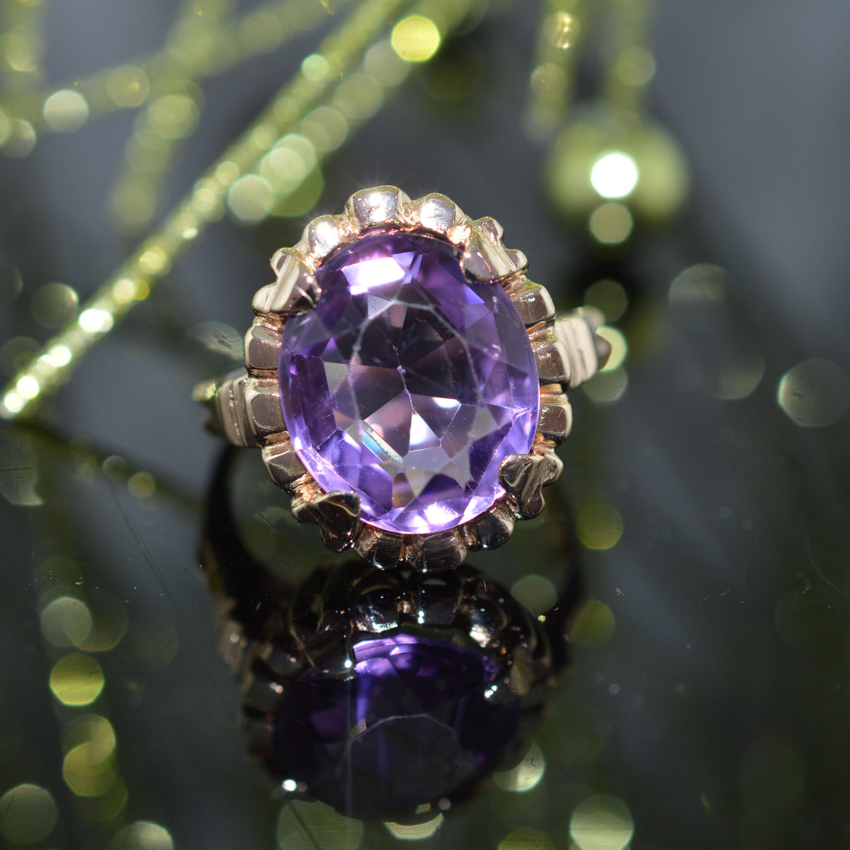 10K Yellow Gold Vintage Oval Amethyst Ring