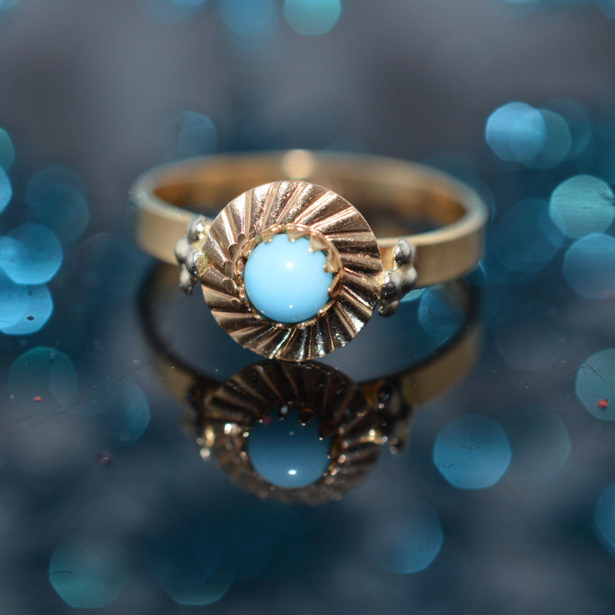 18K Tri-Color Gold Ring With Round Turquoise