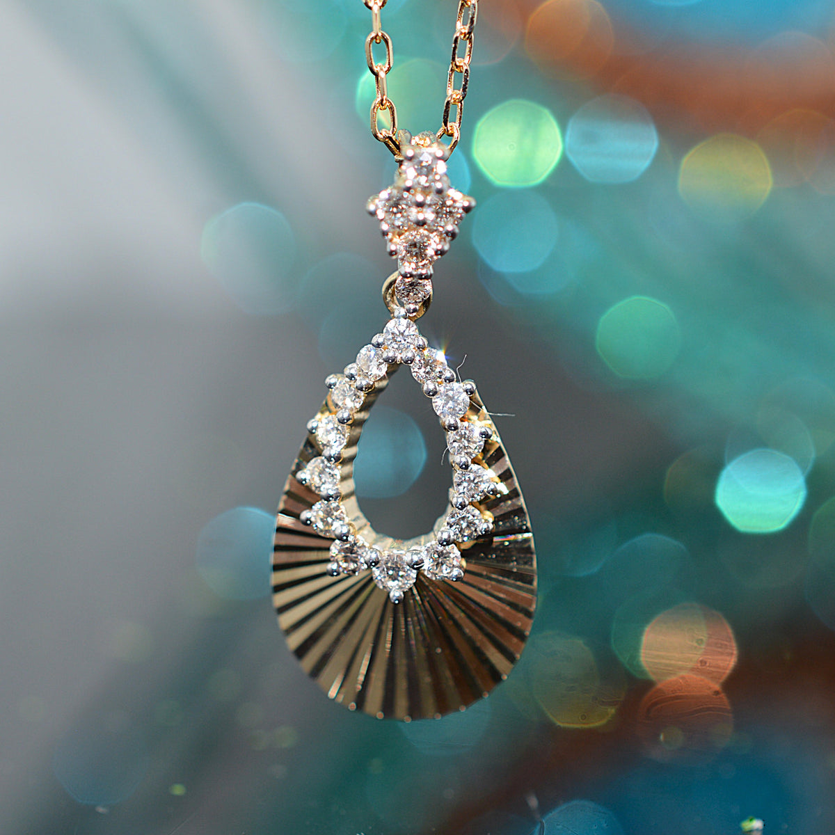 14K Yellow Gold Art Deco Inspired Fan Shape Sunburst Diamond Necklace