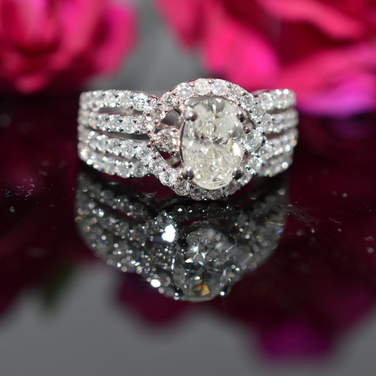 18K White Gold Diamond Engagement Ring With Oval Center Diamond