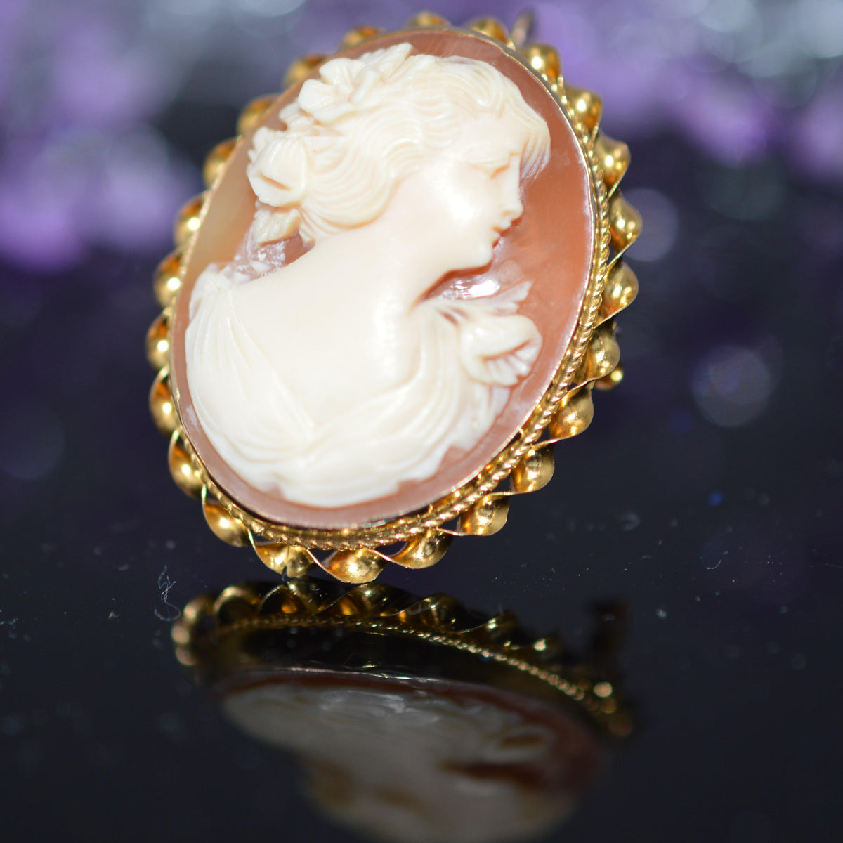 10K Yellow Gold Cameo Pin/Pendant With Twisted Border