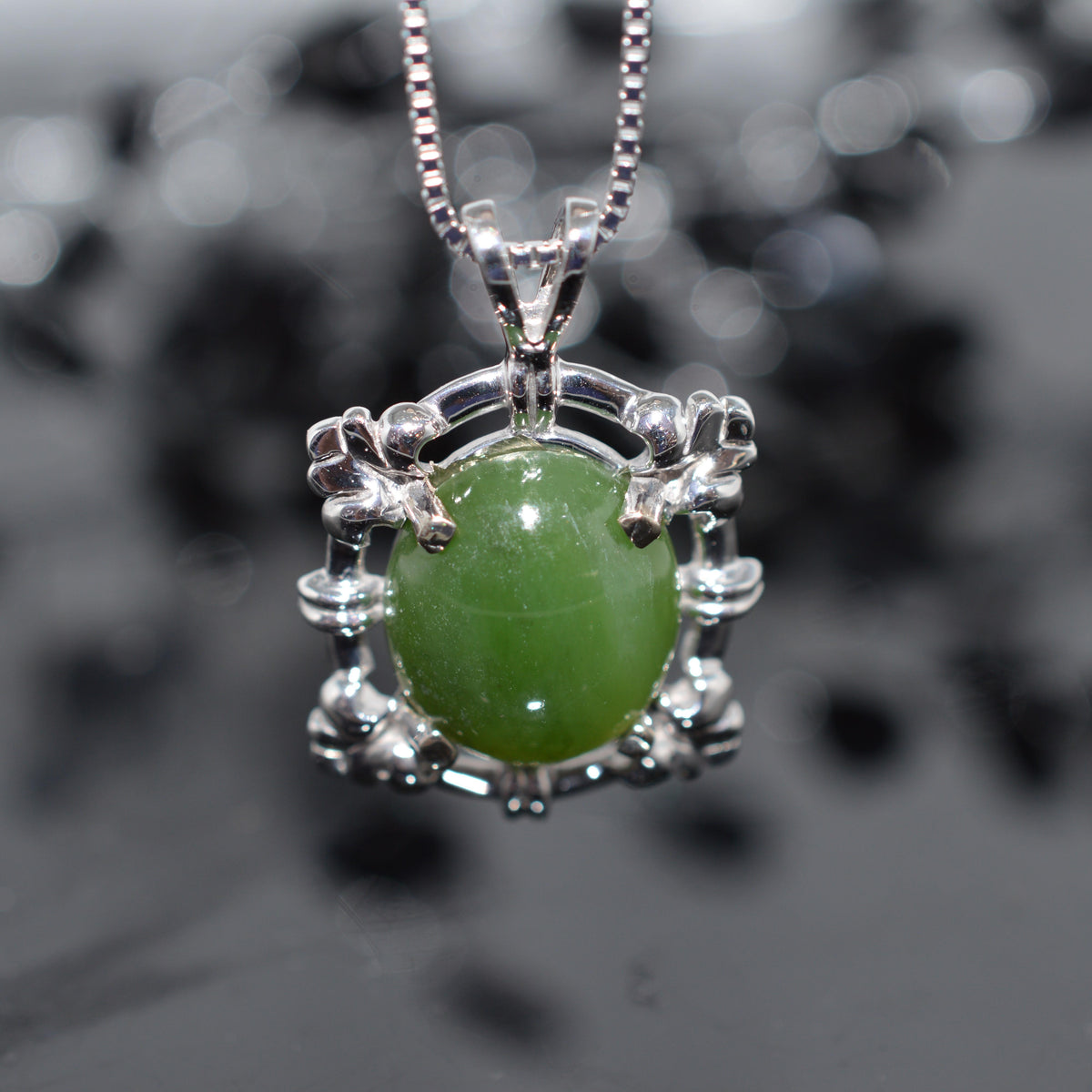 14K White Gold 20 Inch Box With 14K White Gold Jade Pendant