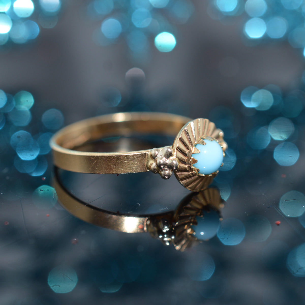 18K Tri-Color Gold Ring With Round Turquoise