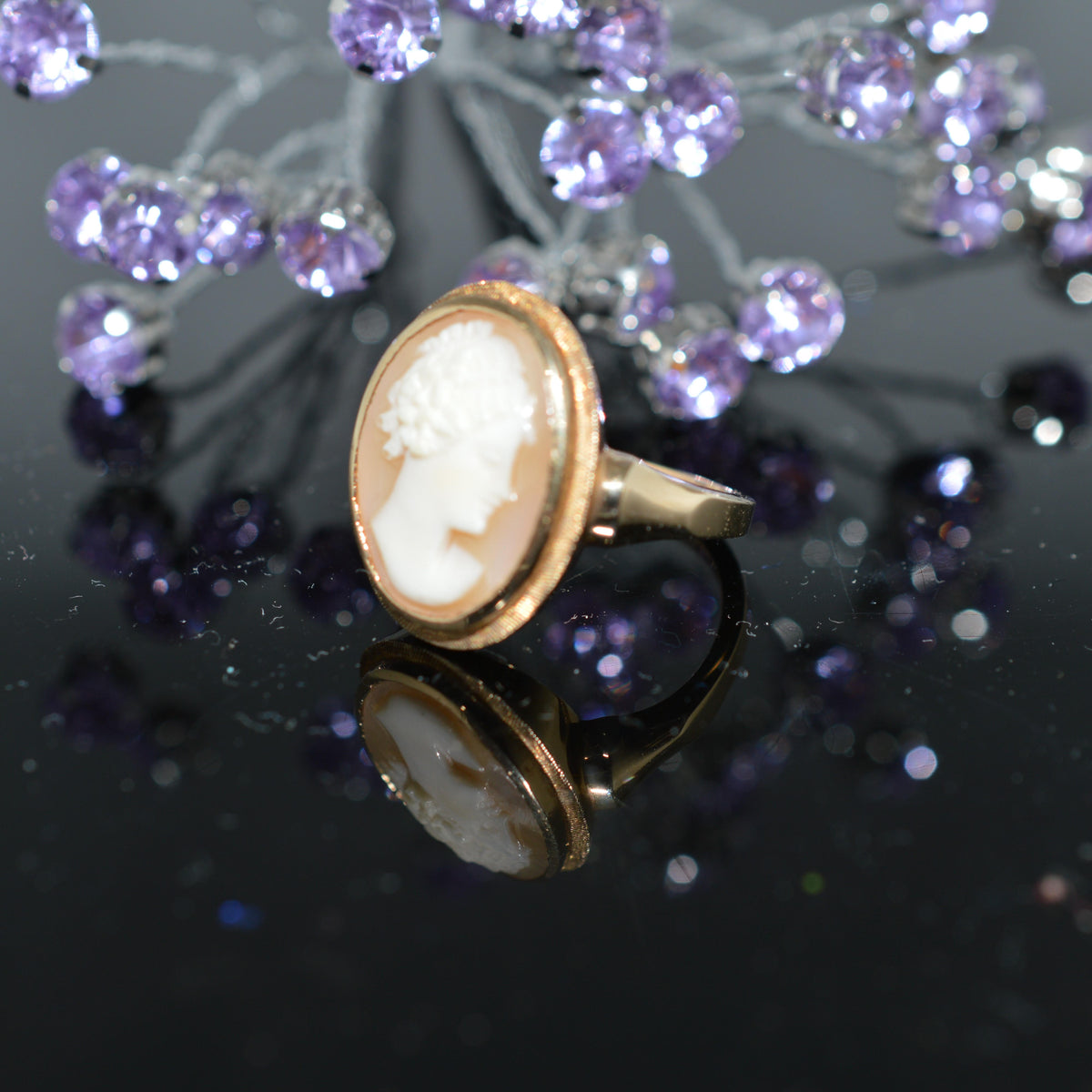 10K Yellow Gold Shell Cameo Ring