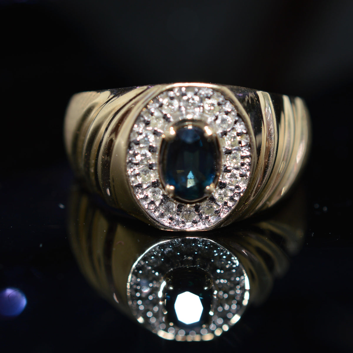 Gents 14K Yellow Gold Oval Sapphire & Diamond Ring