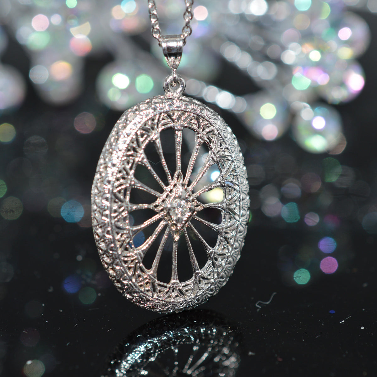 14K White Gold Oval Filigree Pendant With Diamond