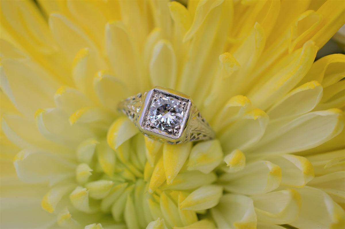 18K White Gold Antique Filigree Brilliant Cut Diamond Ring