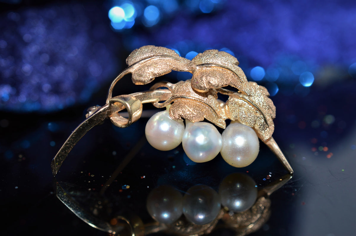 14 Karat Gold Leaf Brooch with Three Six mm Pearls
