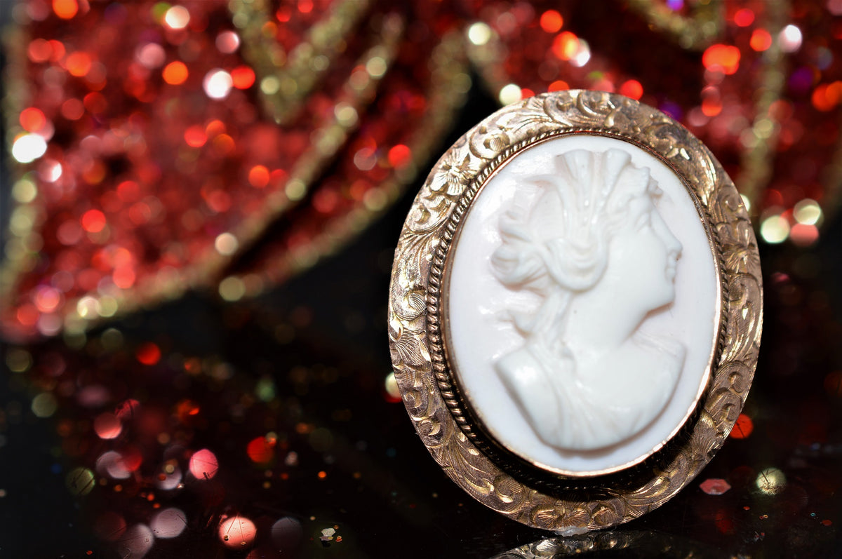 10K Rose Gold Shell Cameo Brooch With Hand Engraved Border