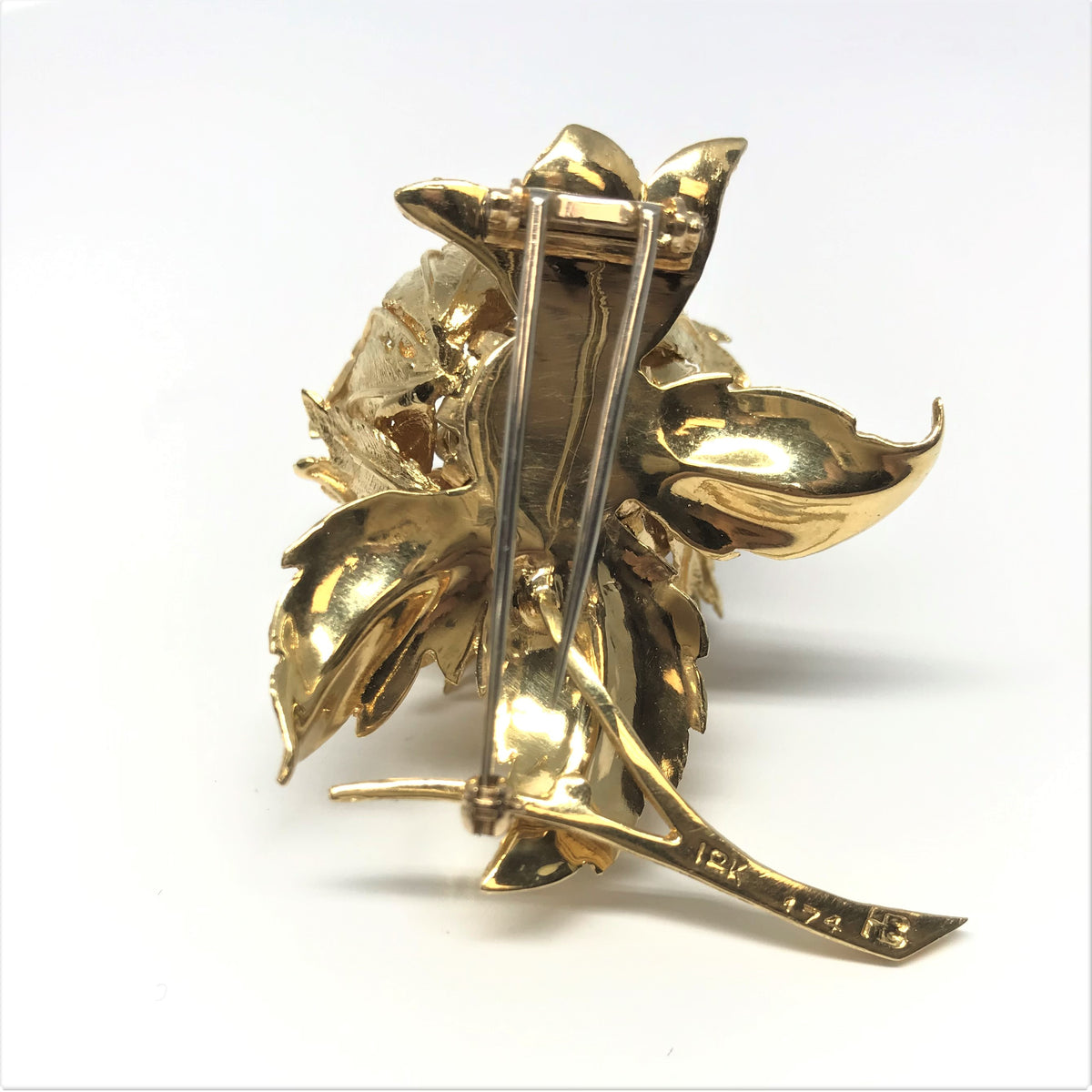 18K Yellow Gold Day and Night En Tremblant Flower Brooch