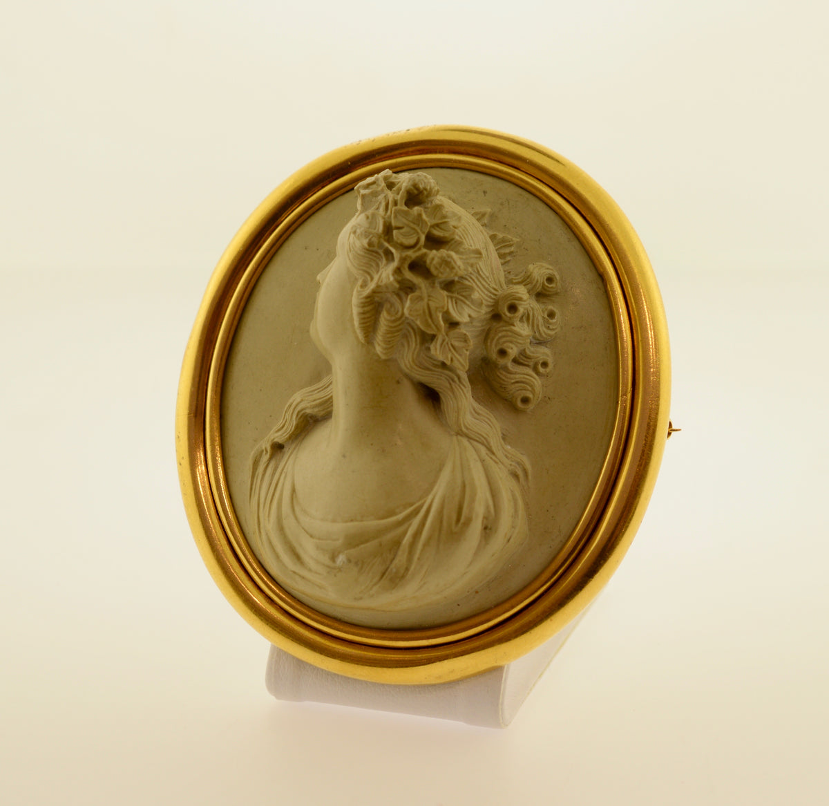 18K Yellow Gold Antique Oval Lava High Relief Cameo Brooch