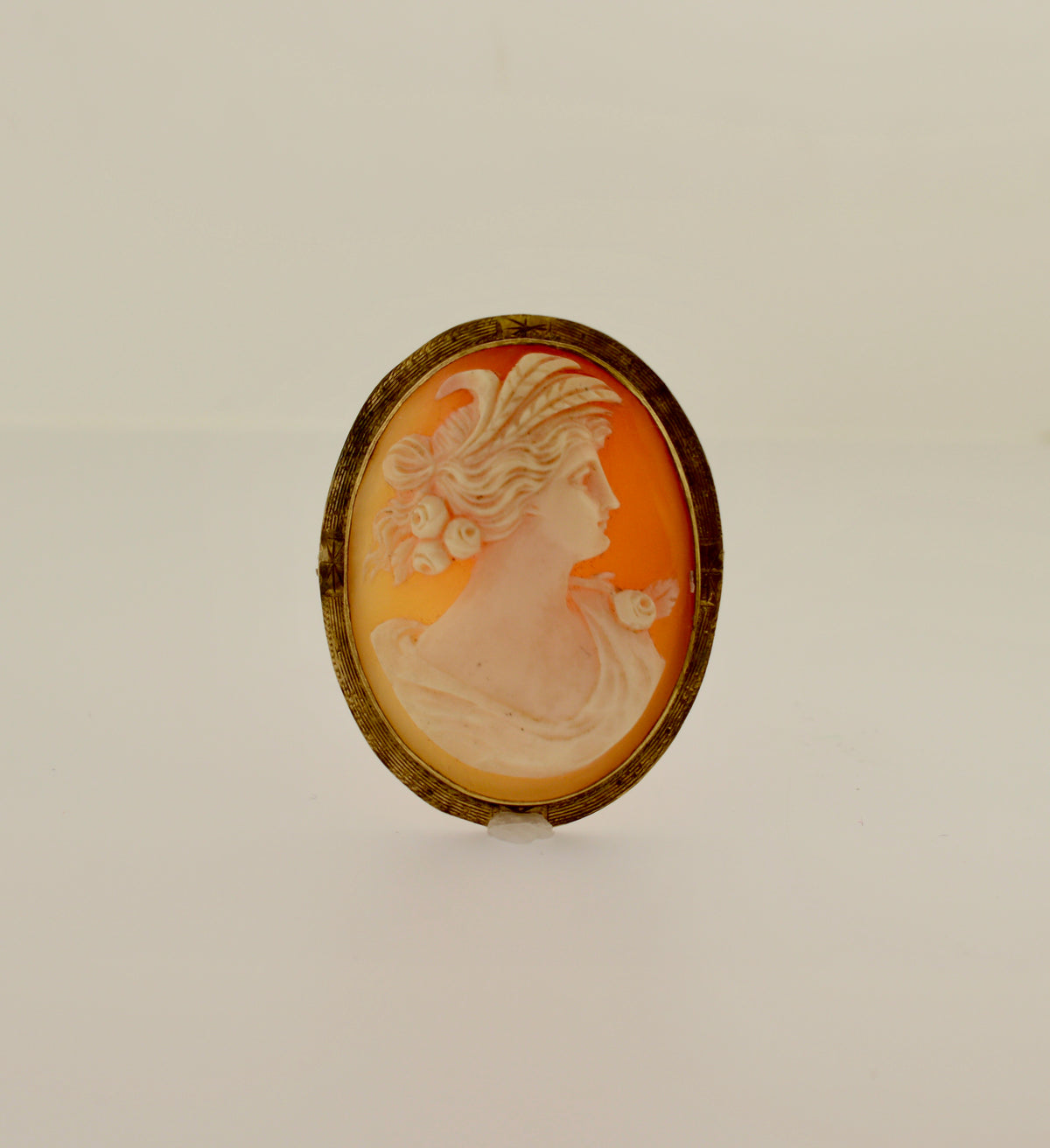 10K Yellow Gold Antique Pink Oval Shell Cameo Brooch