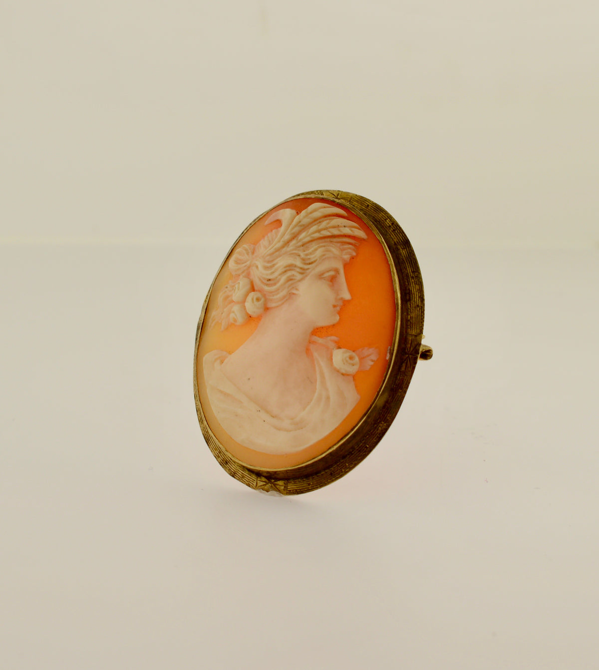 10K Yellow Gold Antique Pink Oval Shell Cameo Brooch