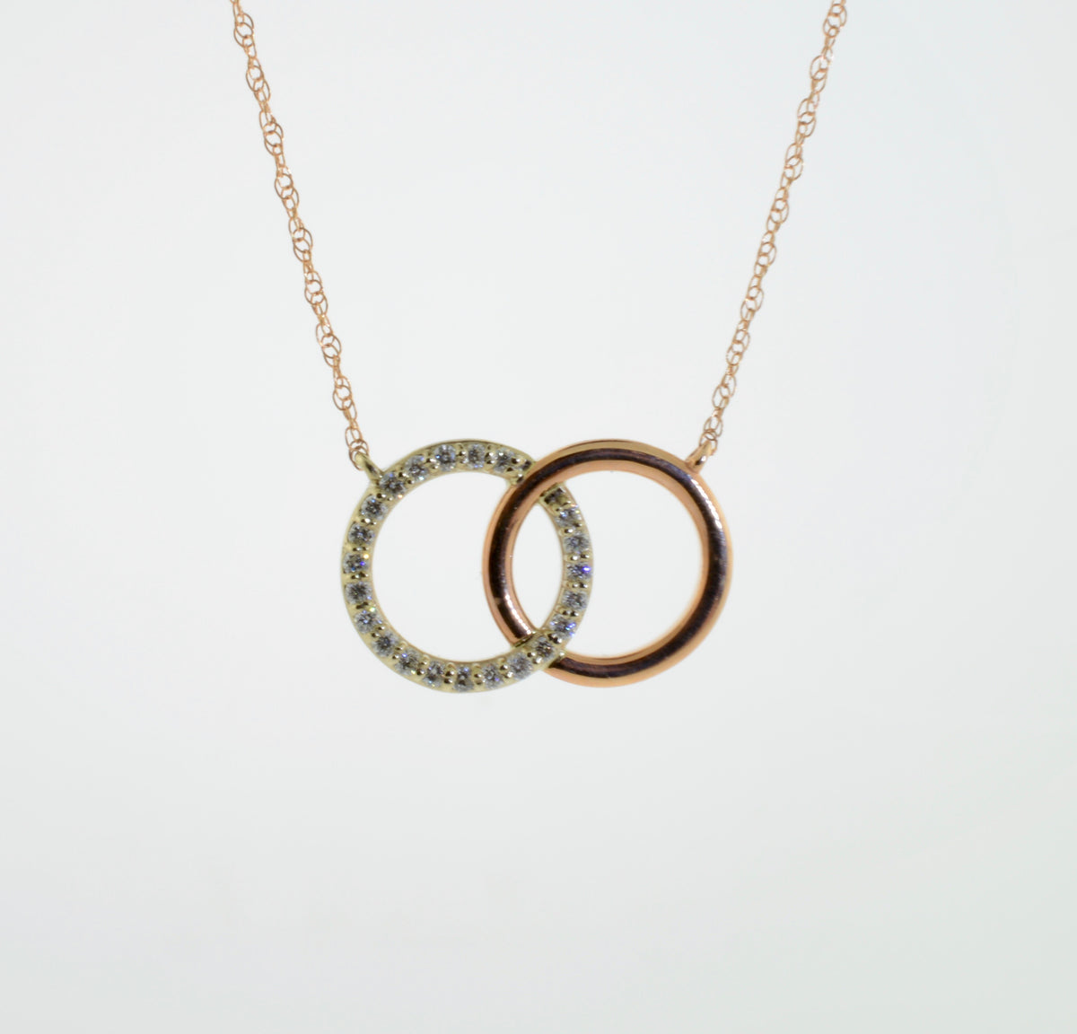 Rose Gold Interlocking Circles Necklace with Diamonds