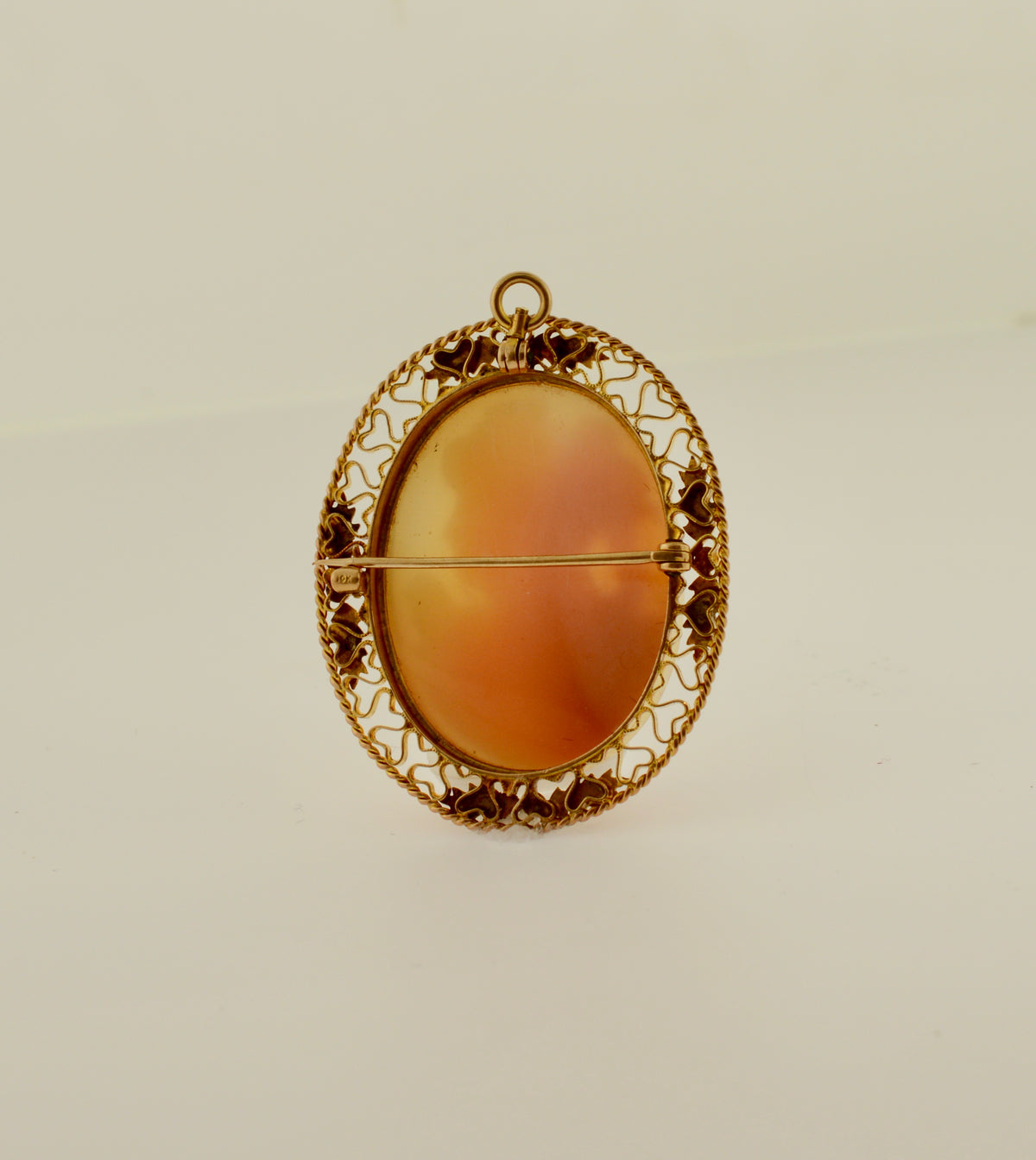 Antique Shell Cameo Gold Brooch/Pendant with Filigree Border