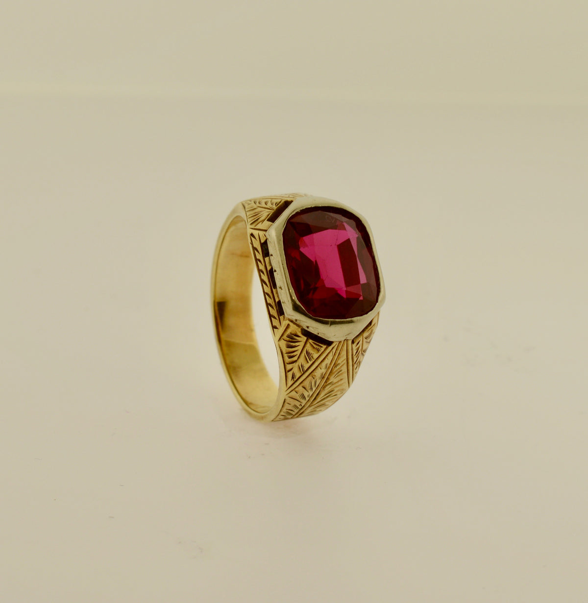 Men&#39;s 18K Two Tone Engraved Ring with Synthetic Ruby