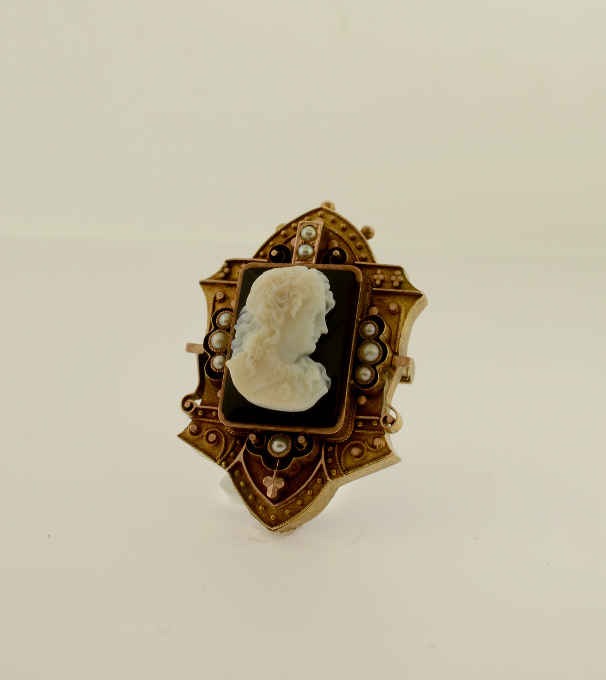 9K Antique Agate Cameo Brooch/Pendant with Seed Pearls