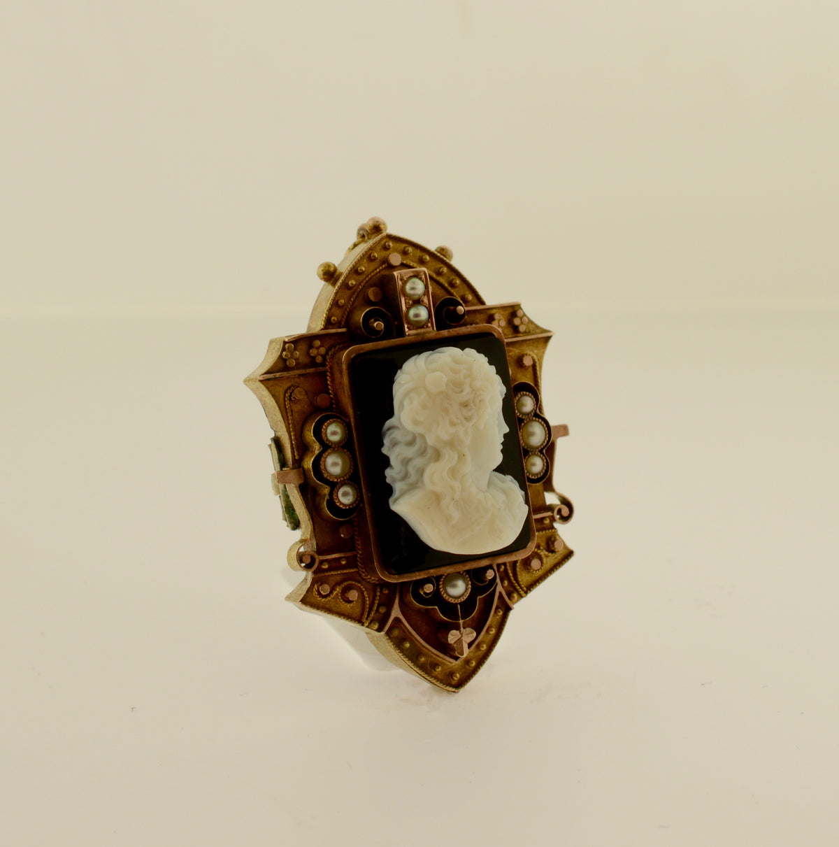 9K Antique Agate Cameo Brooch/Pendant with Seed Pearls