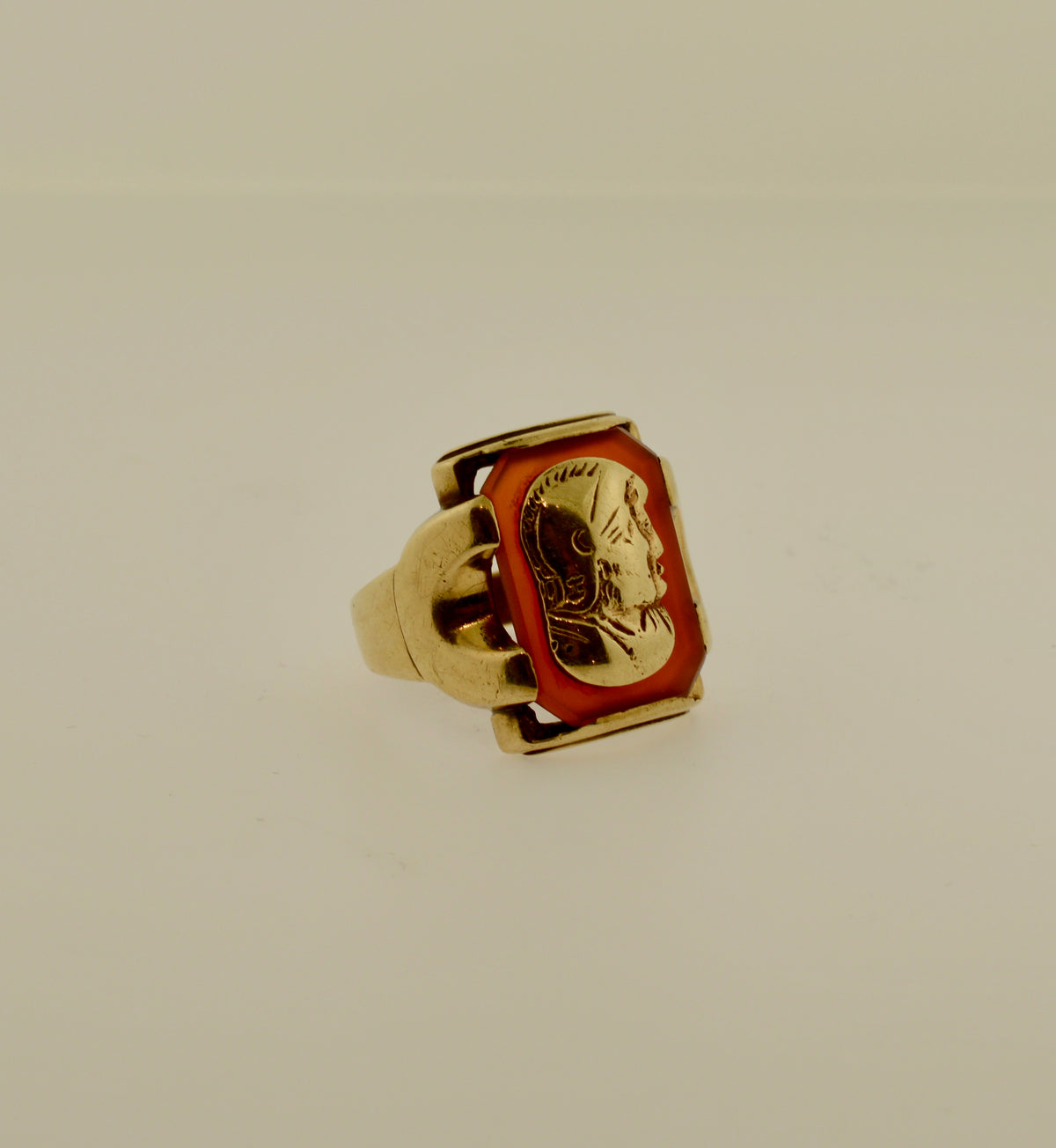 10K Yellow Gold Men&#39;s Carnelian Warrior Emblem Ring