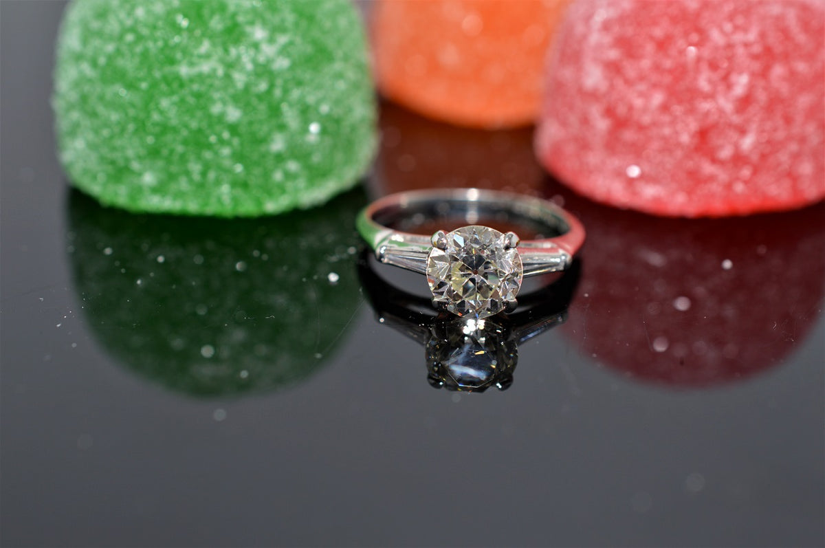 Ladies Hard Platinum Round Diamond Engagement Ring