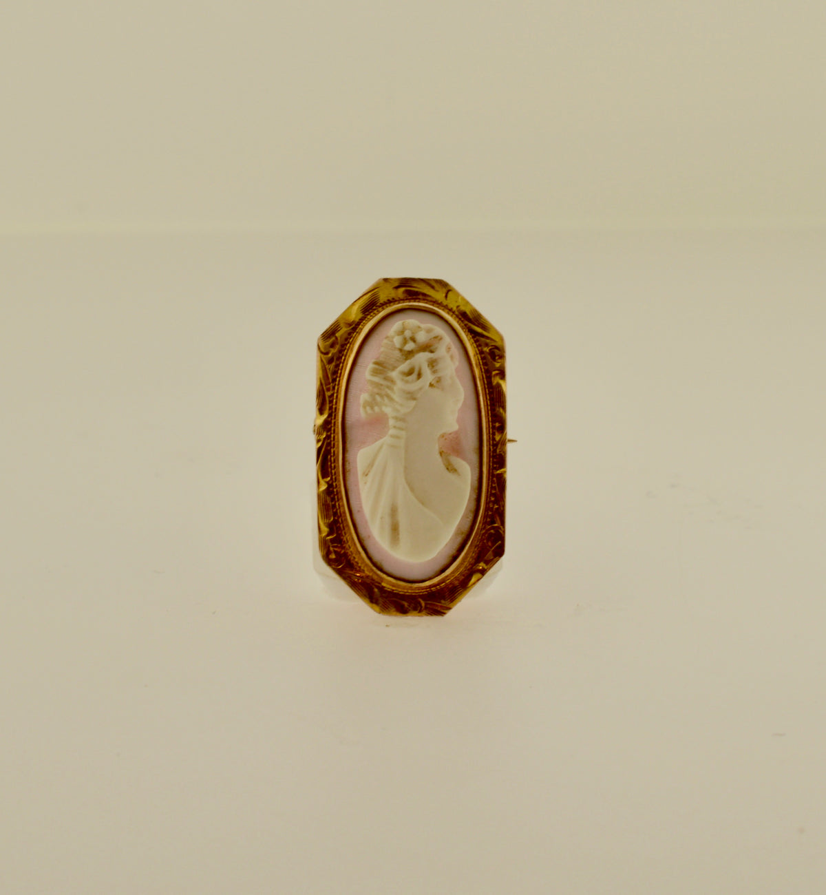 10K Yellow Gold Antique Elongated Oval Shell Cameo Brooch