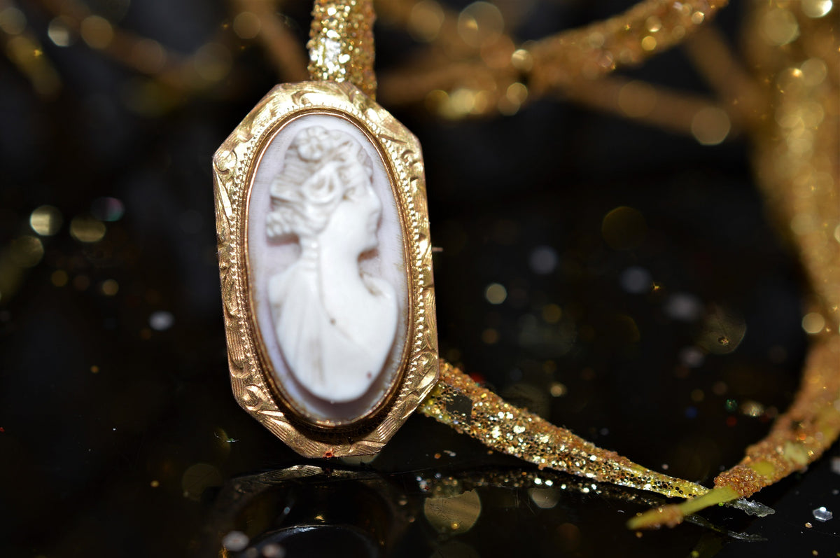 10K Yellow Gold Antique Elongated Oval Shell Cameo Brooch