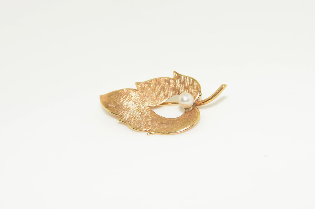 14K Yellow Gold, Gold Leaf Brooch with a Cultured Pearl