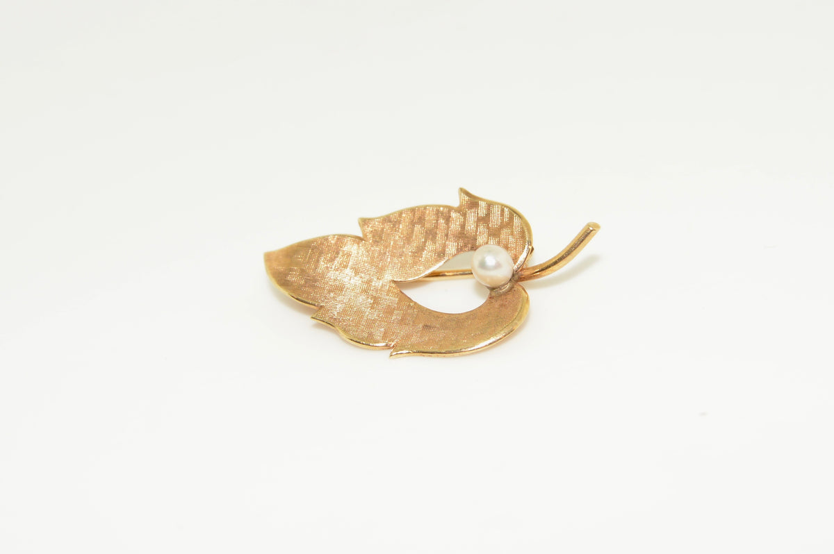 14K Yellow Gold, Gold Leaf Brooch with a Cultured Pearl