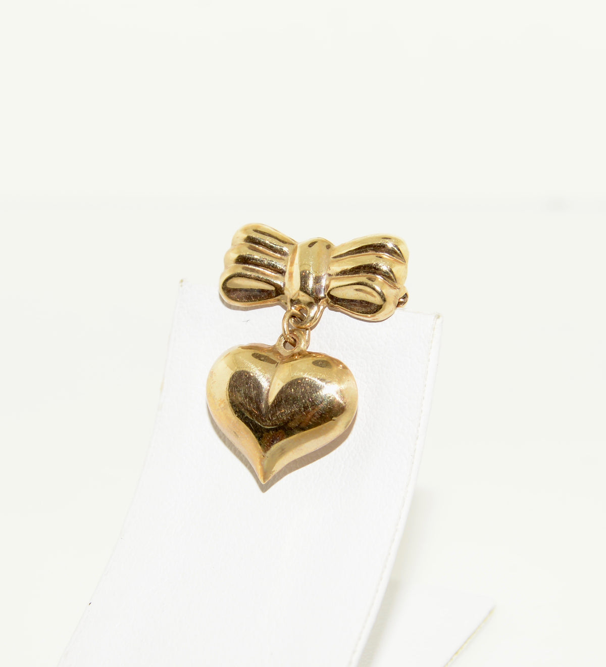 14 Karat Yellow Gold Ribbon Brooch with Dangling Heart