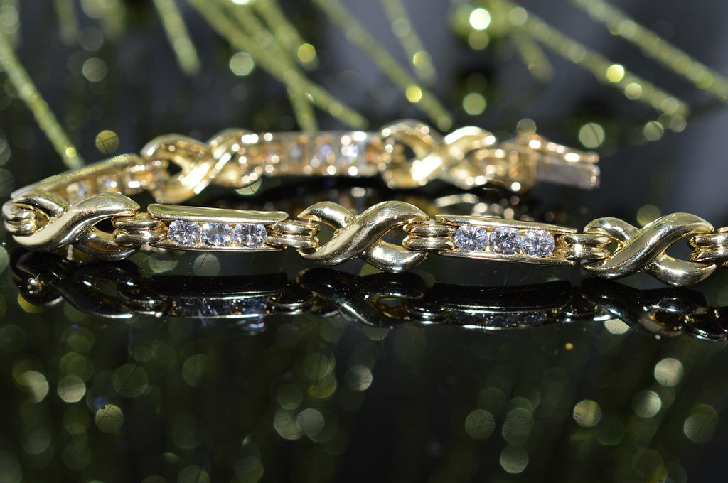 Louis Vuitton 18K Diamond Mother of Pearl Opal Blossom Charm Bracelet