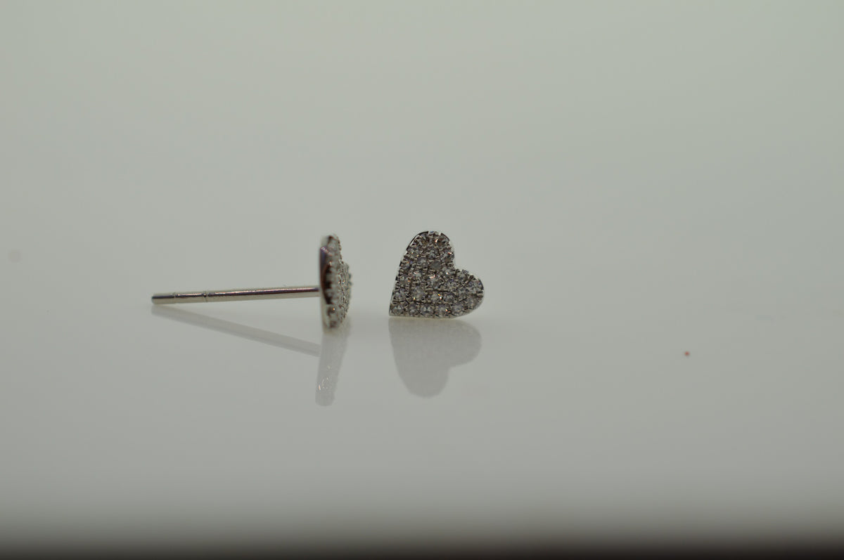 14K White Gold Diamond Heart Stud Earrings (0.14 ctw)