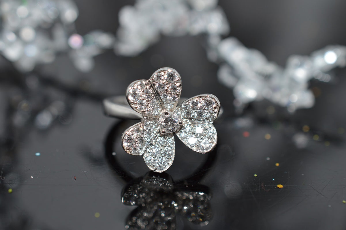 18K Vintage Van Cleef And Arpels &quot;Frivole&quot; Diamond Ring