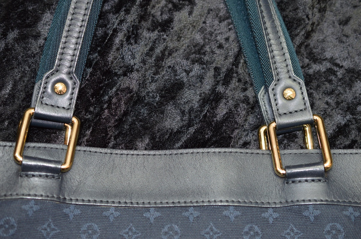 Pin by Patt Mera on Designer bags handmade  Louis vuitton duffle bag, Mens  bags fashion, Handpainted bags