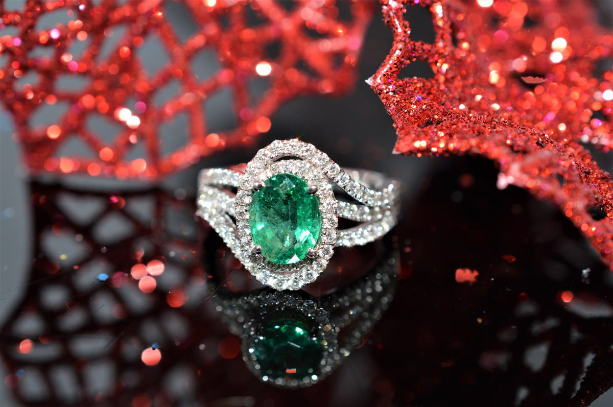 18K White Gold Diamond and Oval Natural Emerald Ring