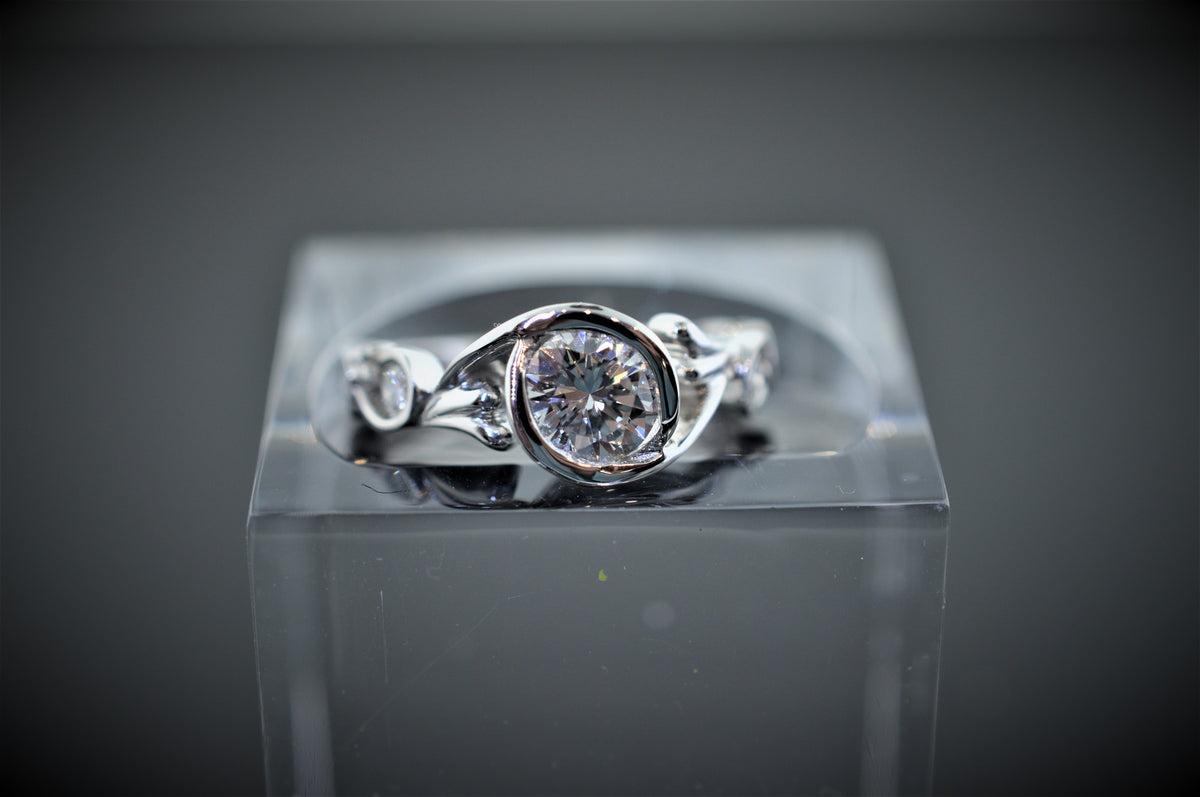 18K White Gold Diamond Engagement Ring (dtw: 1.10ct)